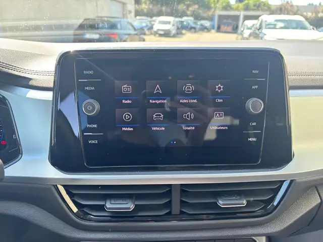 Volkswagen T-Roc view 5