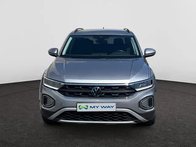 Volkswagen T-Roc view 3