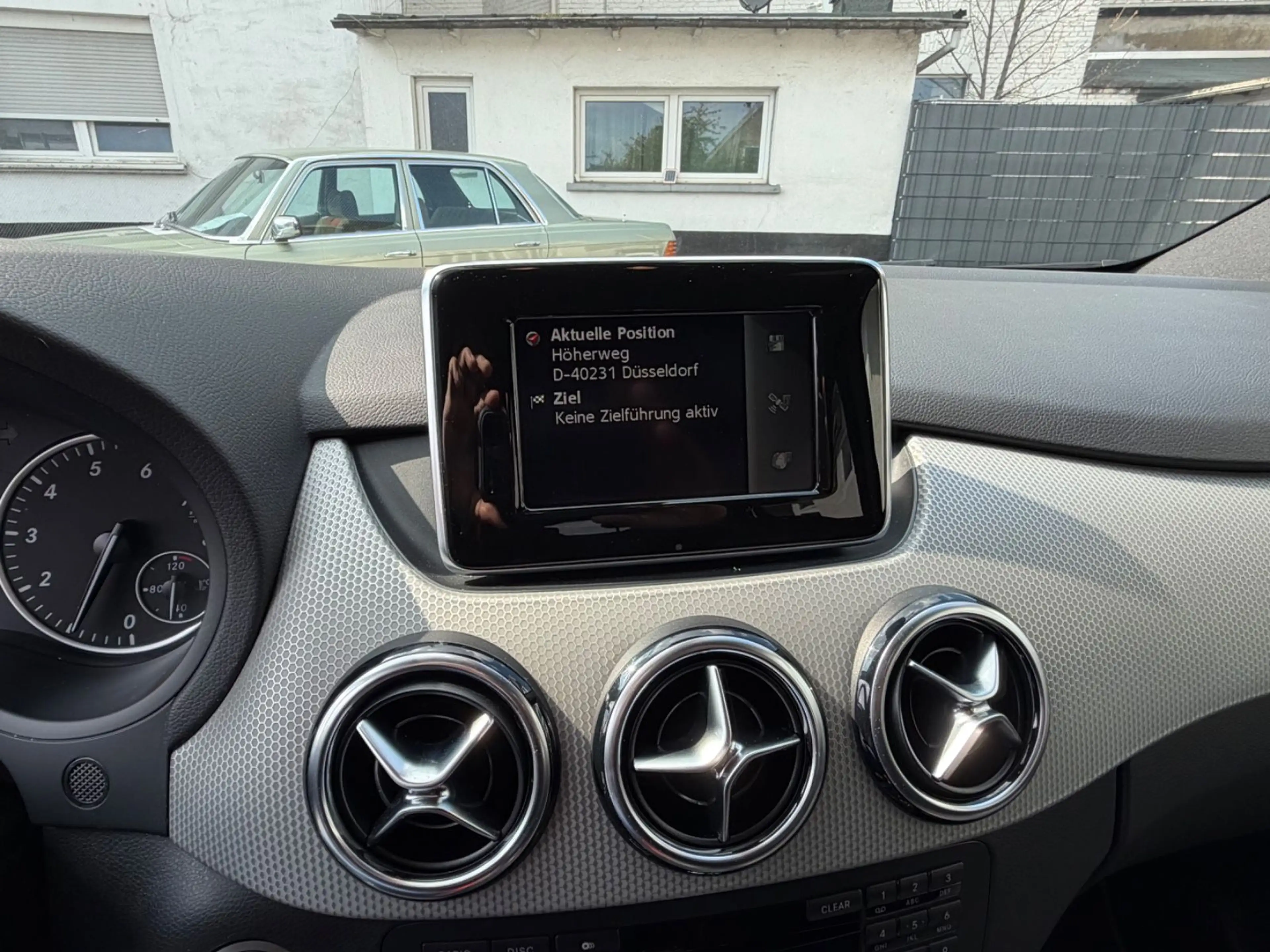 Mercedes-Benz B 180 Edition E Sitzeinstellung mit Memory-Funkt — photo 13