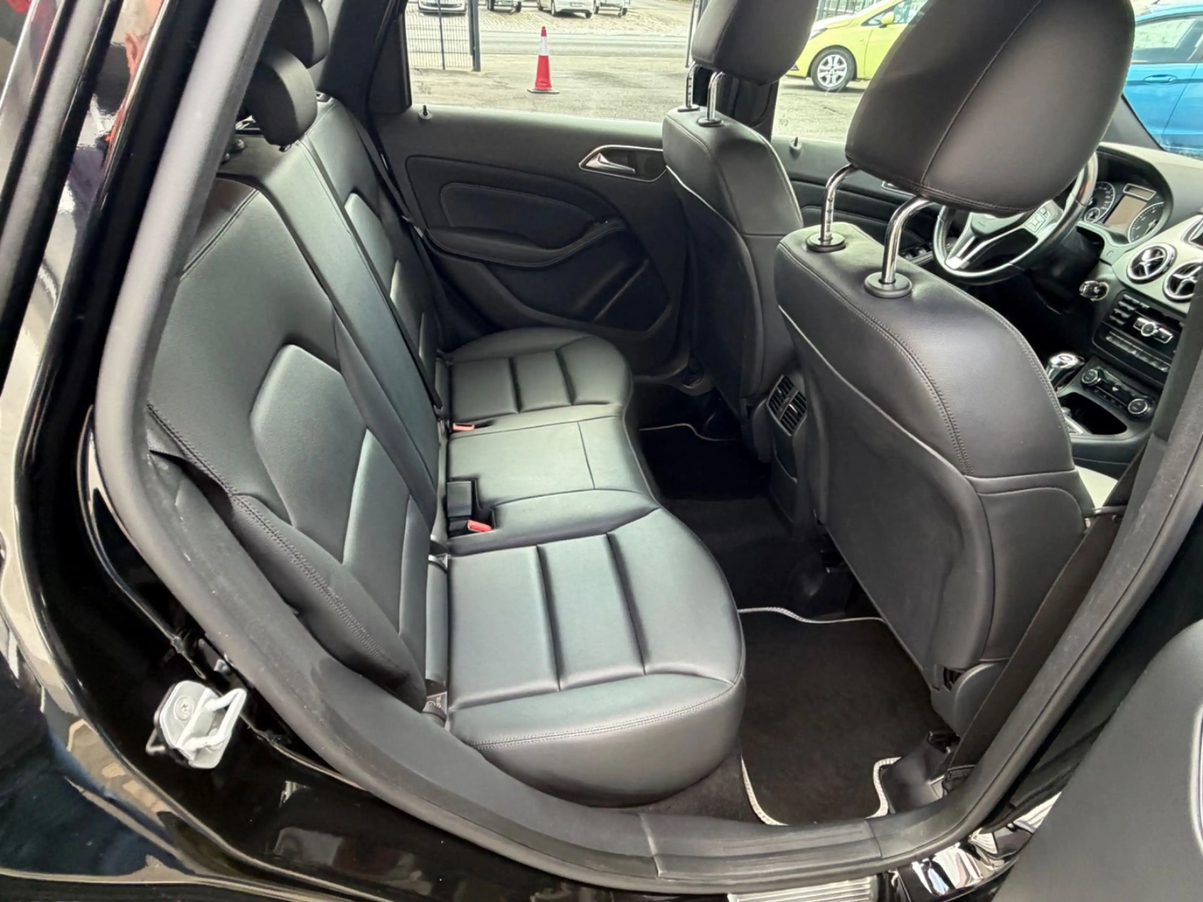 Mercedes-Benz B 180 Edition E Sitzeinstellung mit Memory-Funkt — photo 9