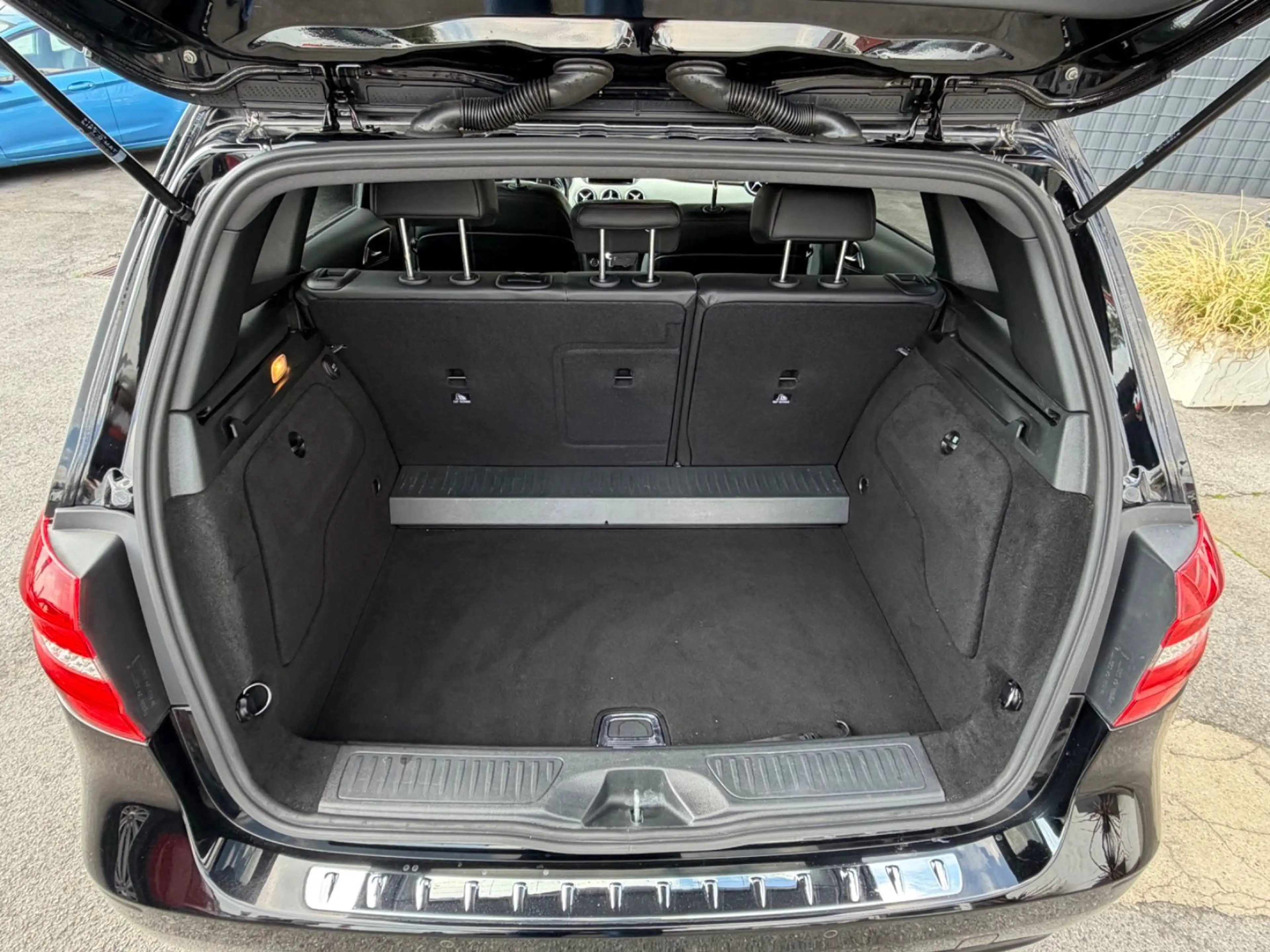 Mercedes-Benz B 180 Edition E Sitzeinstellung mit Memory-Funkt — photo 15