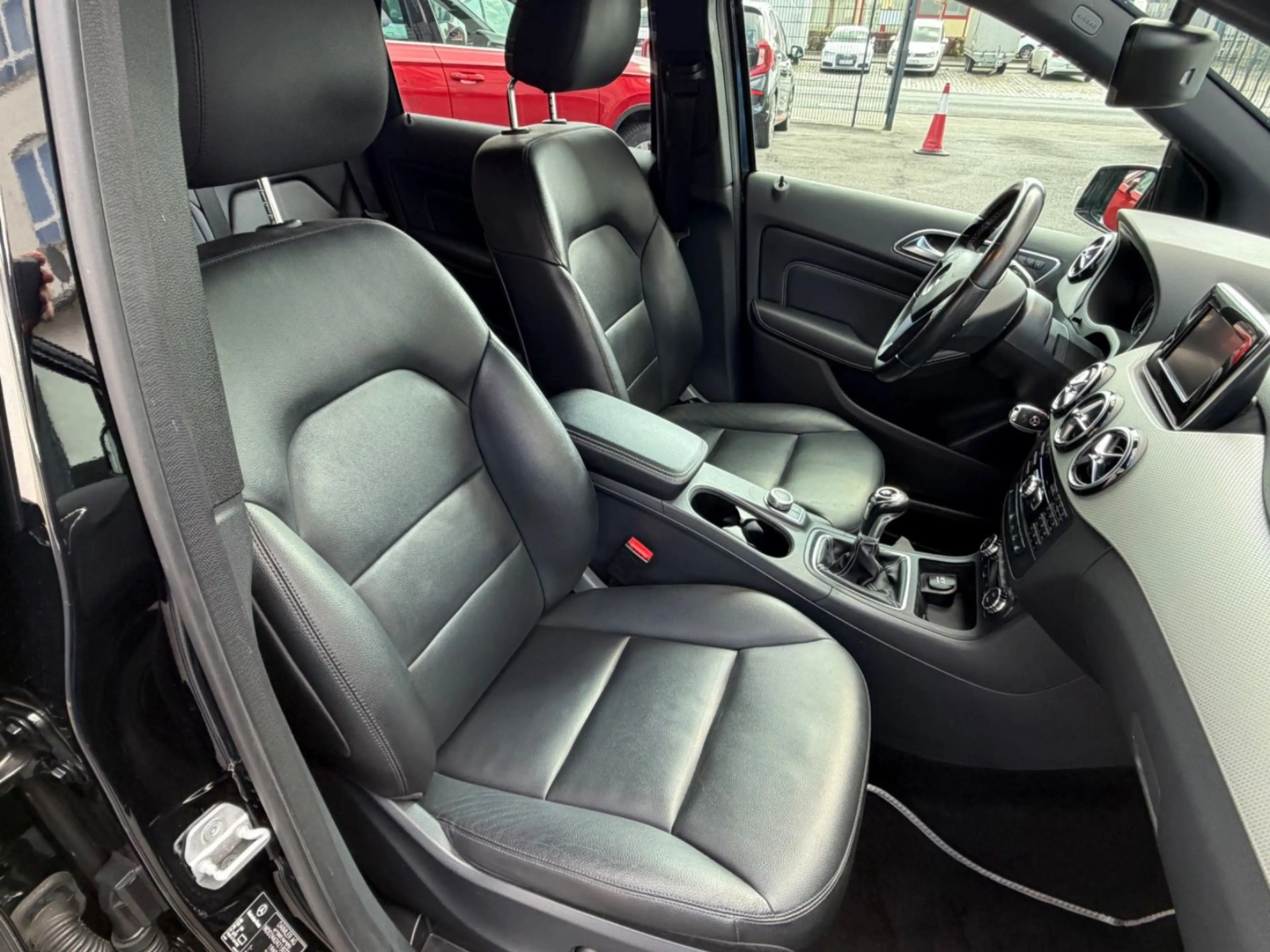 Mercedes-Benz B 180 Edition E Sitzeinstellung mit Memory-Funkt — photo 8