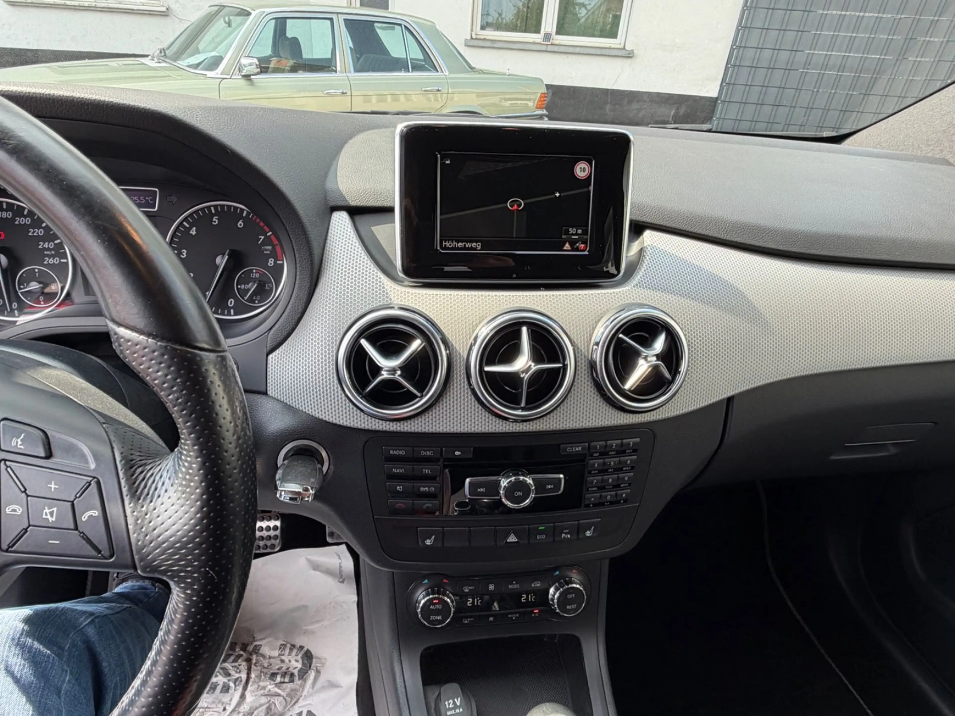 Mercedes-Benz B 180 Edition E Sitzeinstellung mit Memory-Funkt — photo 12