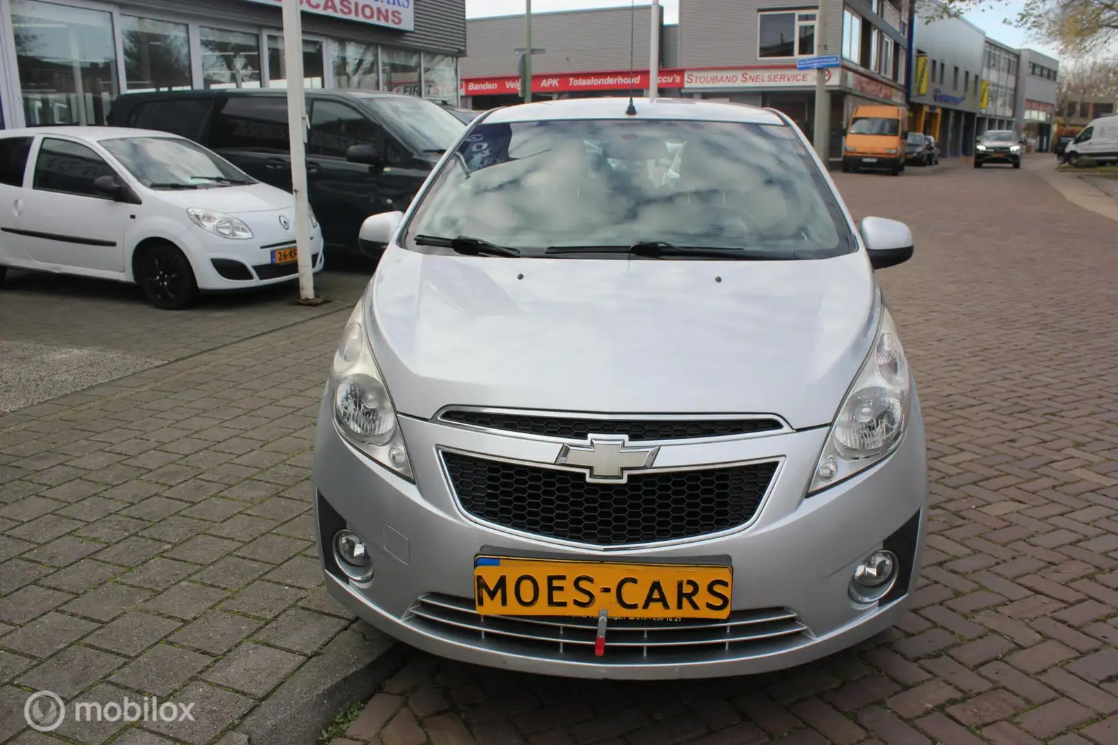 Chevrolet Spark 1.0 16V LE Gris - 2