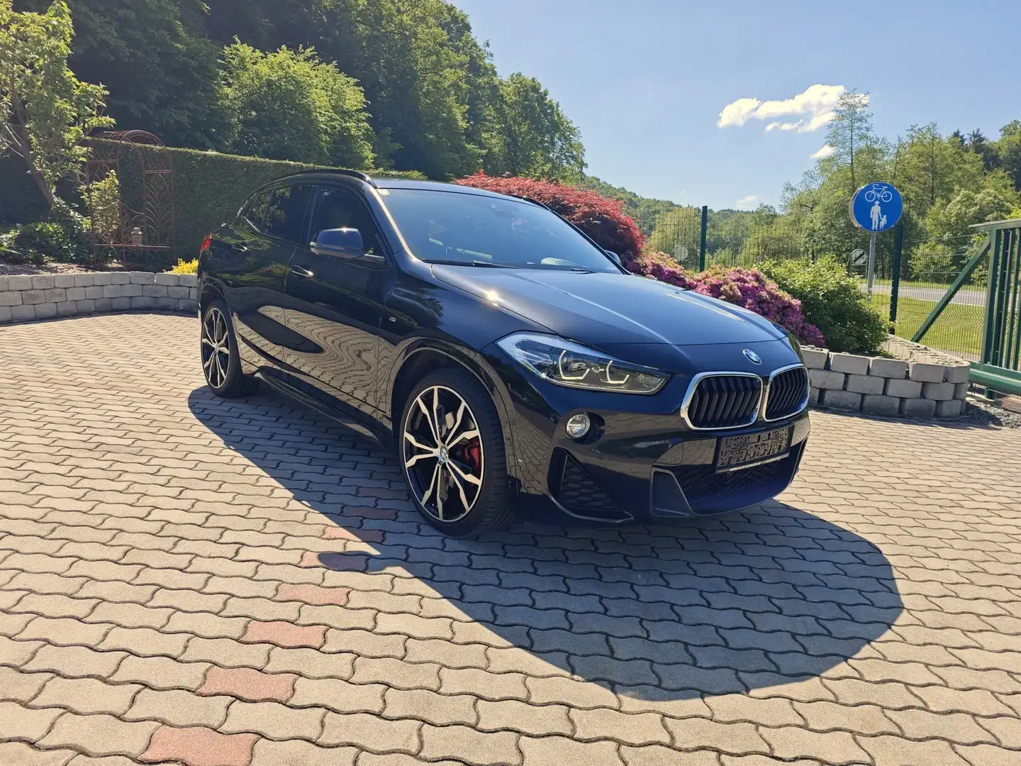 BMW X2 xDrive 20 d M Sport*Harman Kardon*ACC* Schwarz - 2