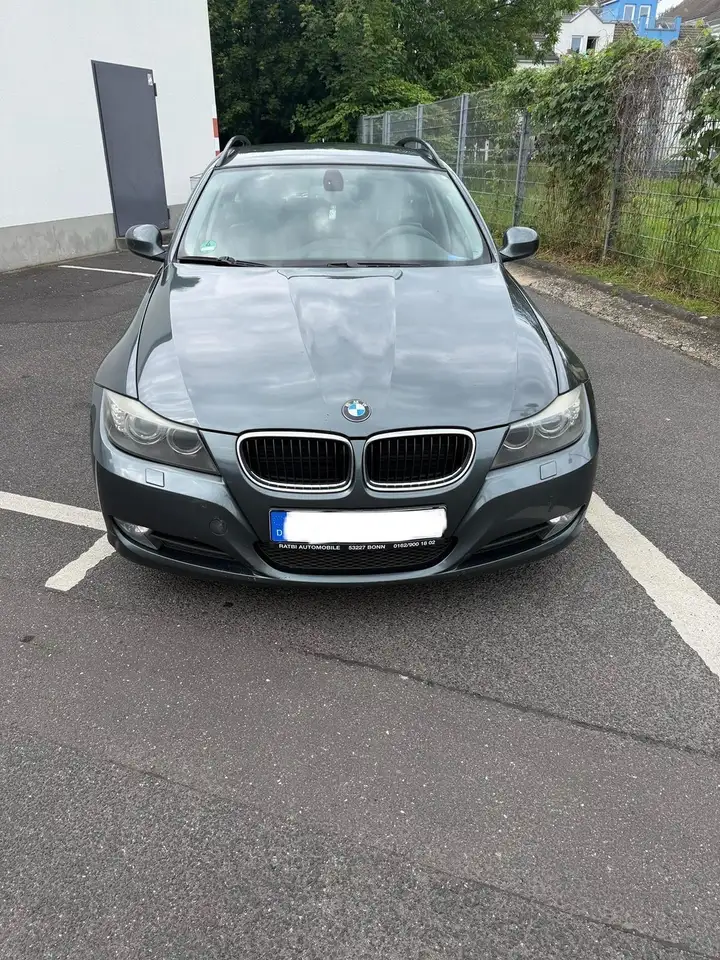 BMW 320 320d DPF Touring — photo 1 of 14