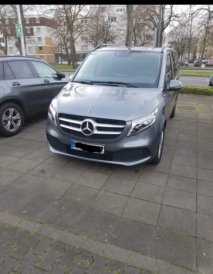 Mercedes-Benz V 220