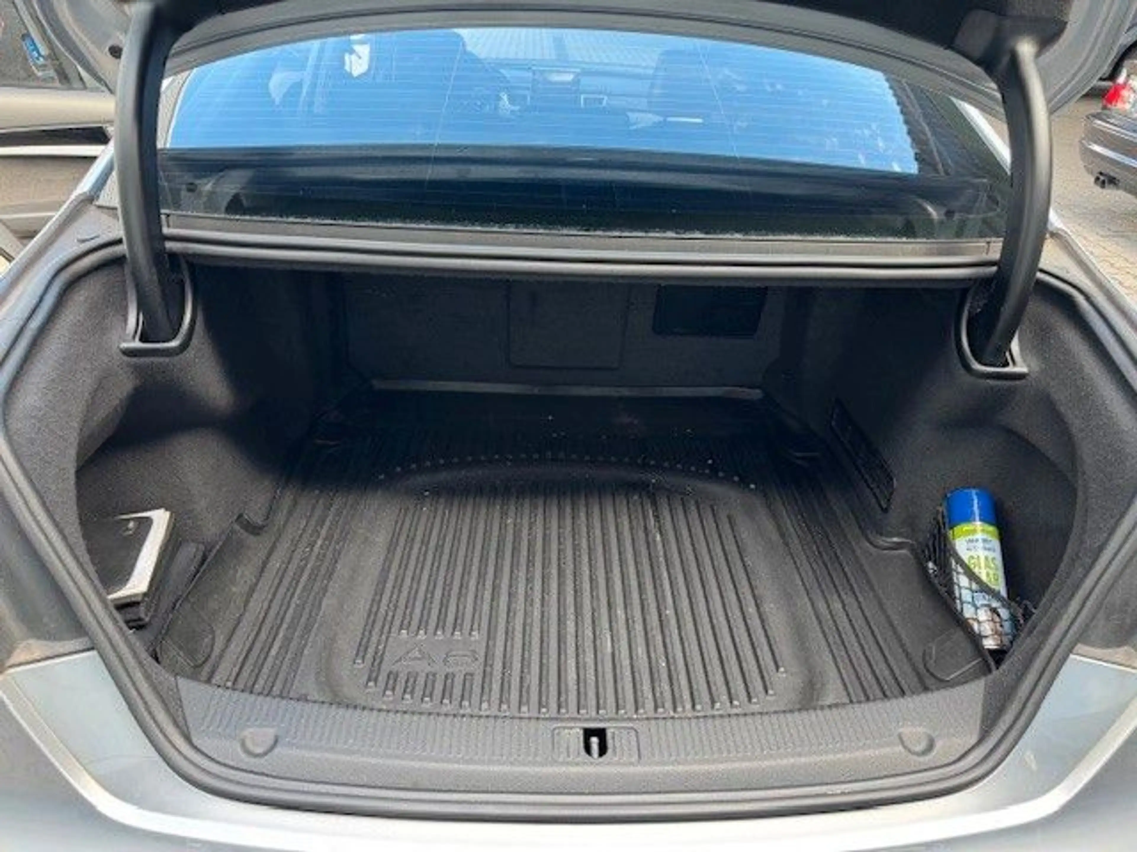 Audi A8 4.2 TDI clean diesel quattro — photo 8