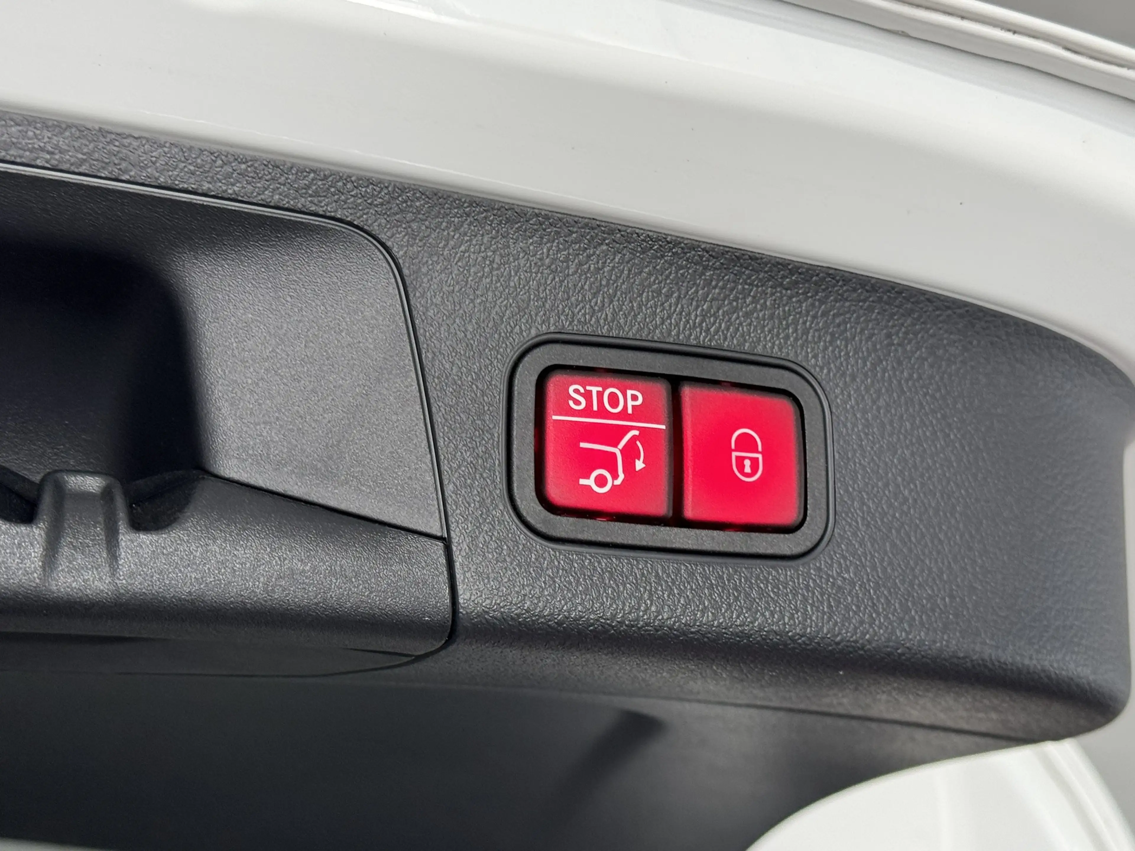 Mercedes-Benz EQA 350 4Matic Advanced+ Pano Burmester — photo 13