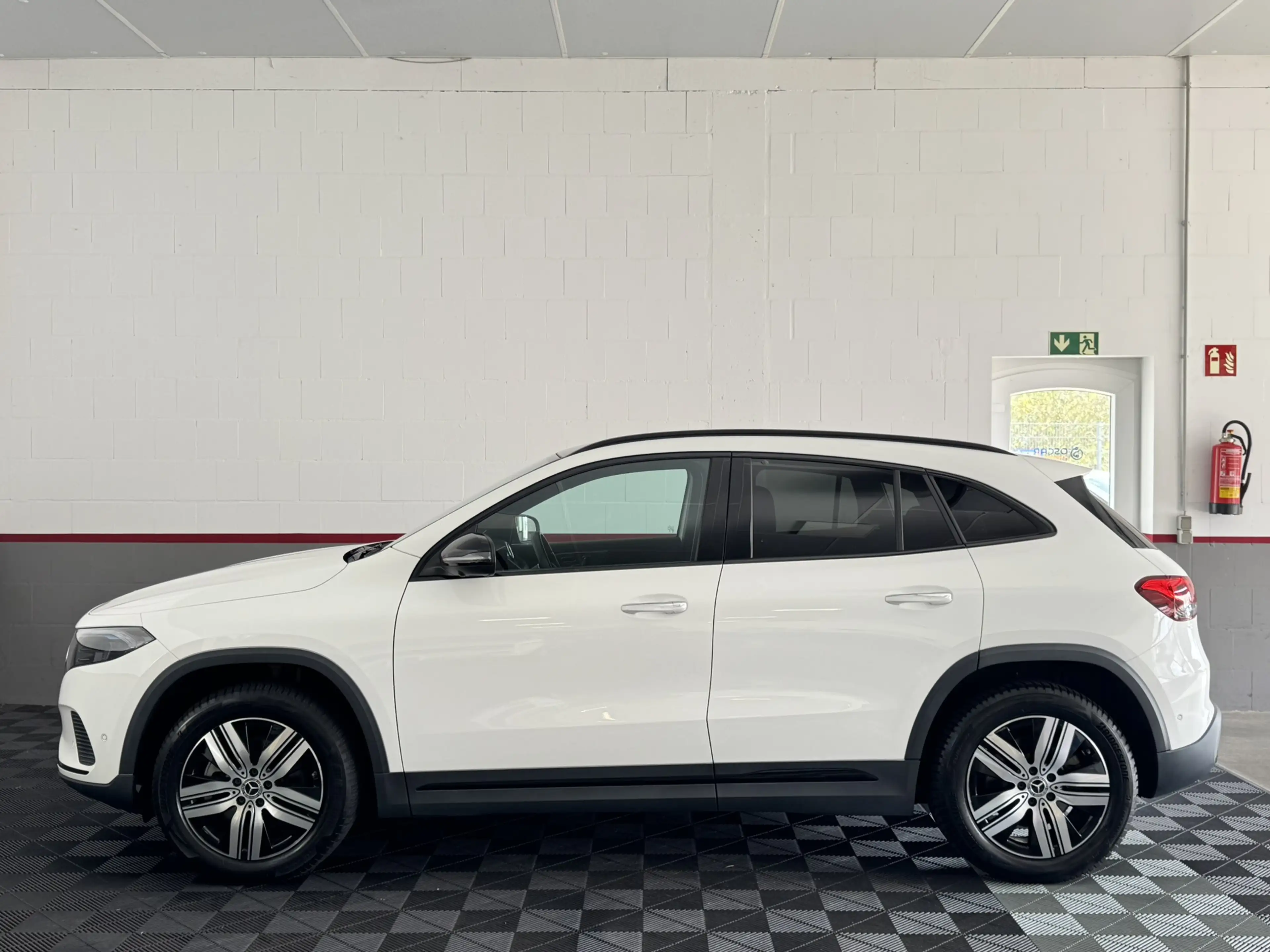 Mercedes-Benz EQA 350 4Matic Advanced+ Pano Burmester — photo 8