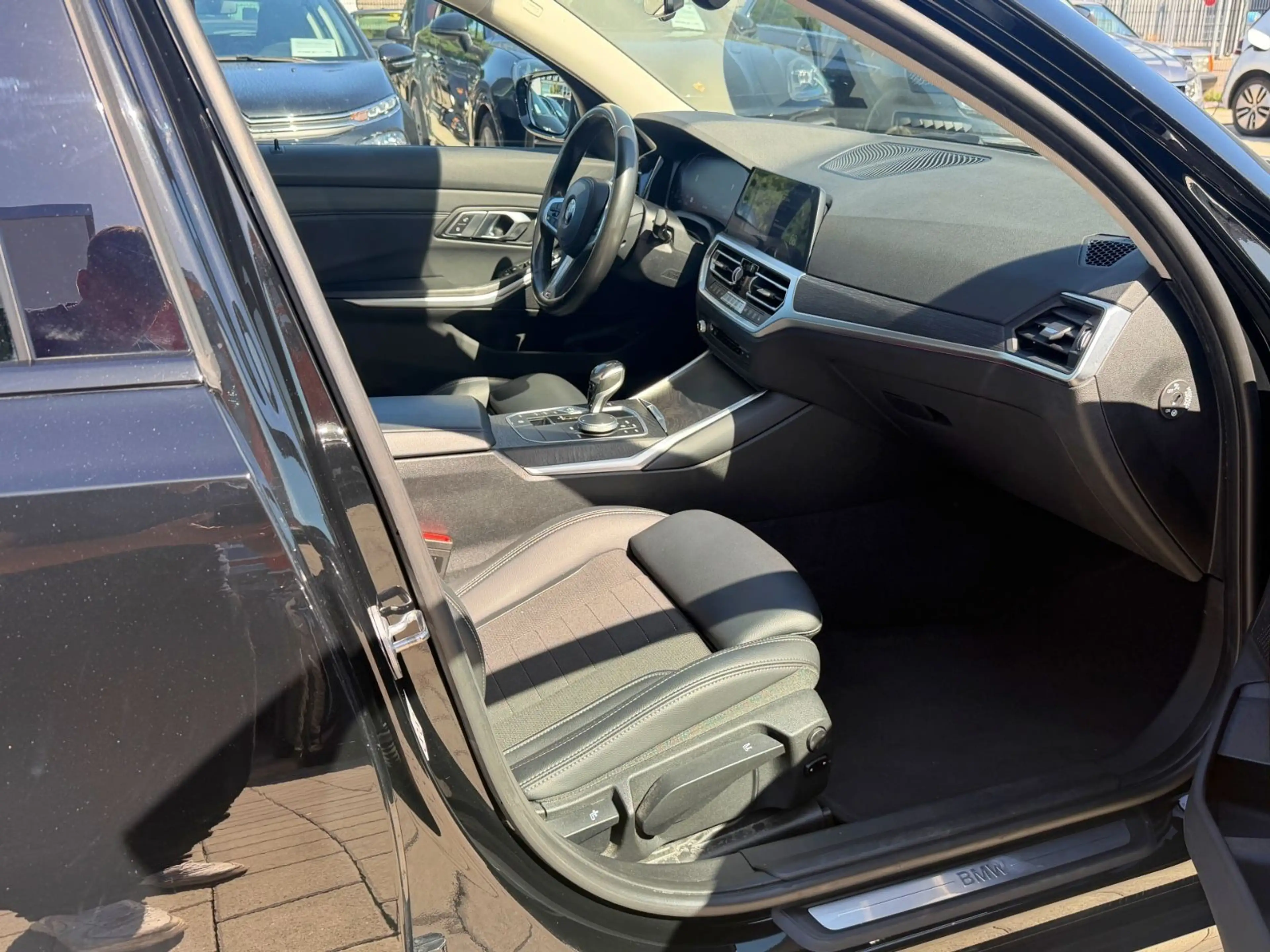 BMW 330 d Touring xDrive Sport Line/LASER/HUD/LIVECO — photo 8