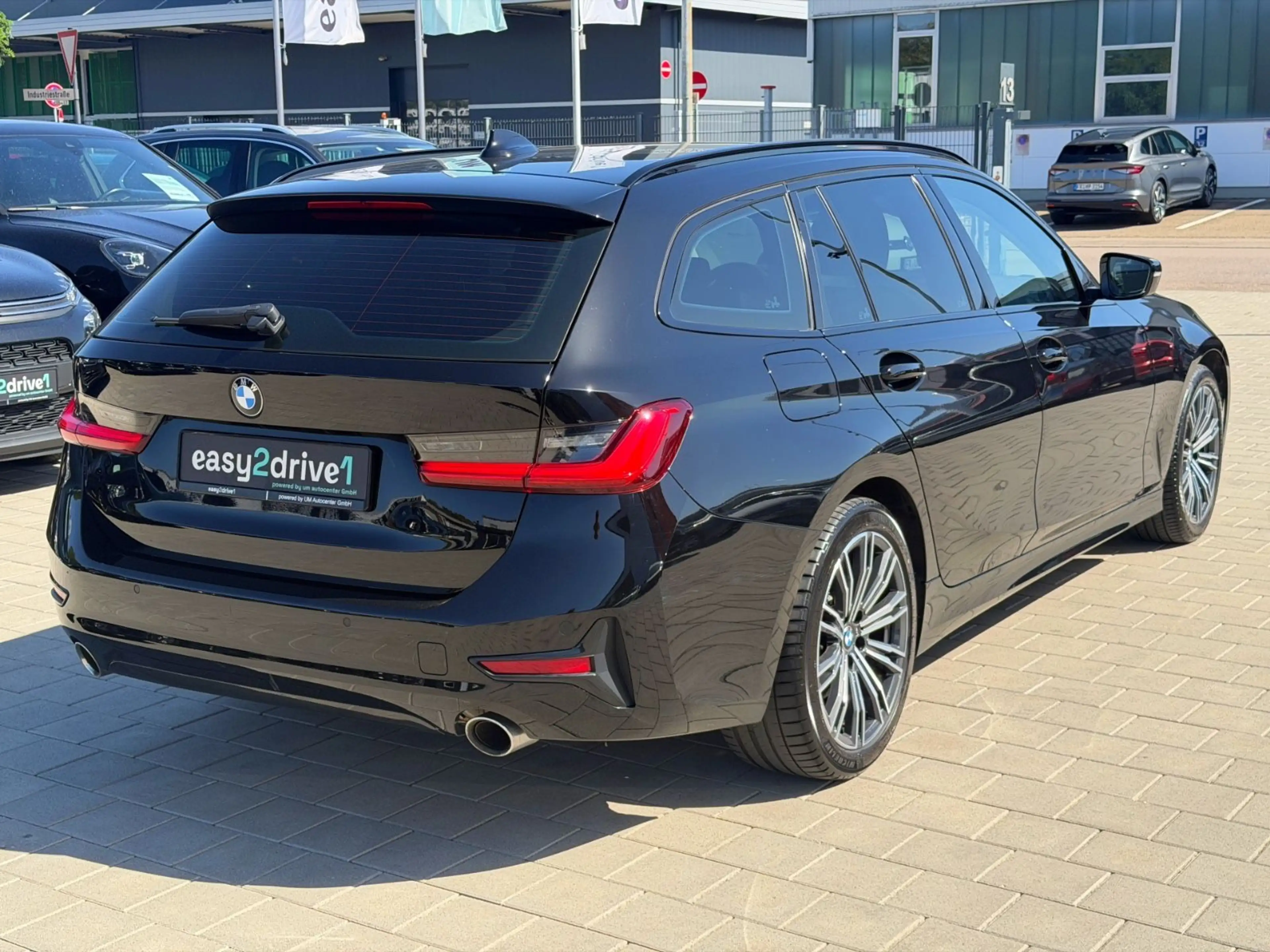 BMW 330 d Touring xDrive Sport Line/LASER/HUD/LIVECO — photo 6