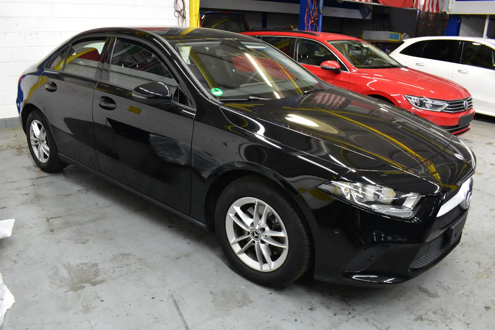 Mercedes-Benz A 200 Limousine Sedan Business M2020 Tagliandi Ufficiali Nero - 1