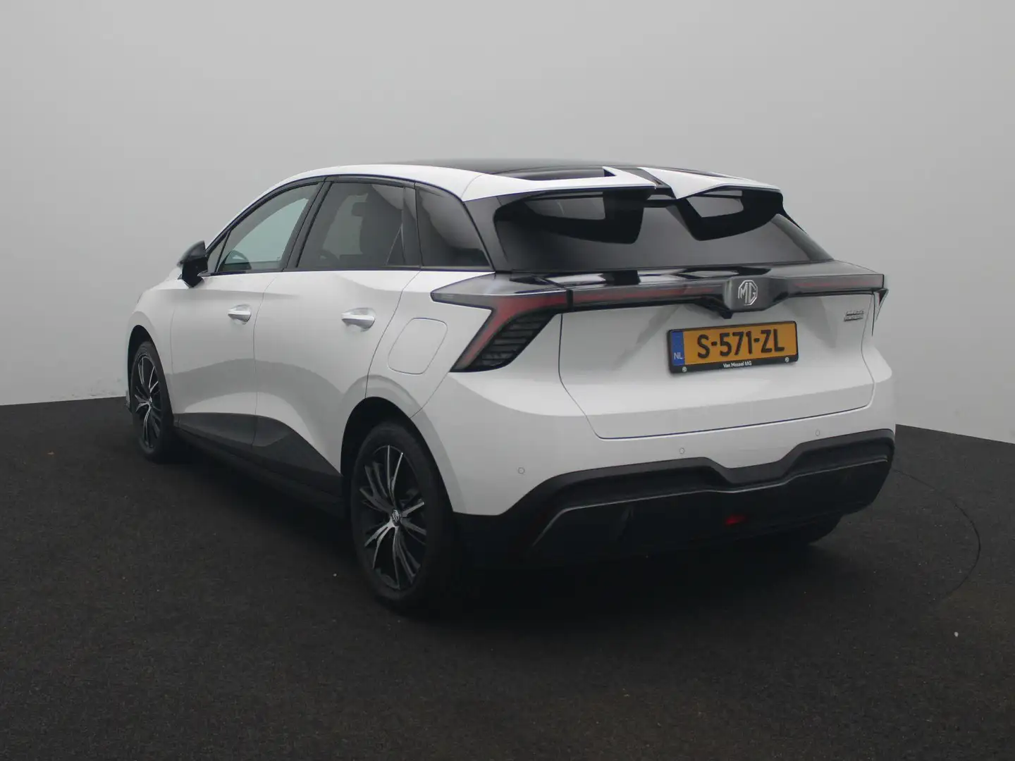 MG MG4 Long Range Luxury 64 kWh | Navi | 360 Camera | Led Wit - 2