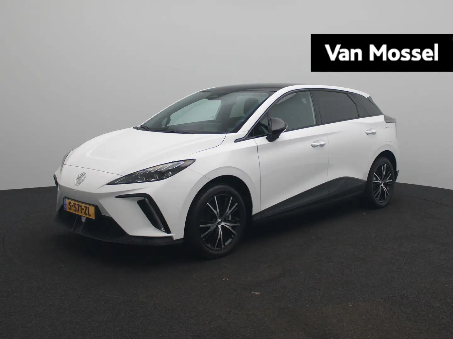 MG MG4 Long Range Luxury 64 kWh | Navi | 360 Camera | Led Wit - 1