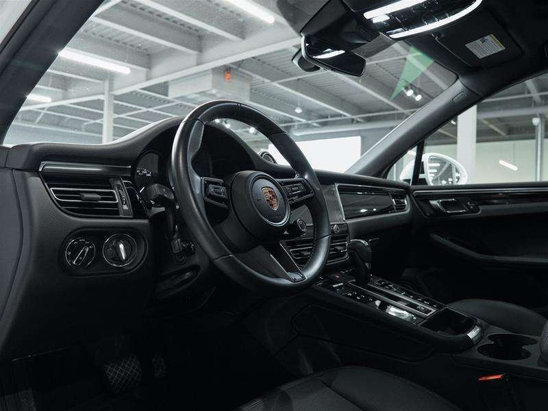 2022 Porsche Macan S thumb 17