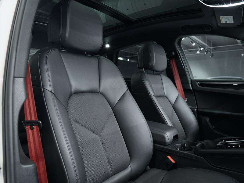 2022 Porsche Macan S thumb 22