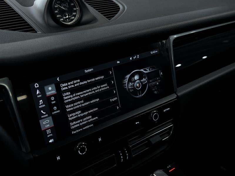 2022 Porsche Macan S thumb 37