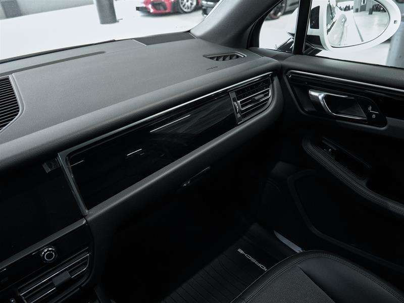 2022 Porsche Macan S thumb 39