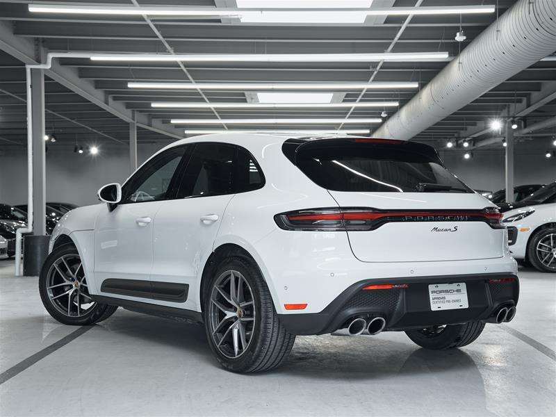 2022 Porsche Macan S alt 3