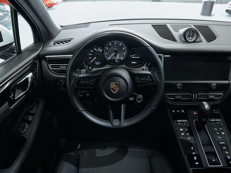 2022 Porsche Macan S thumb 30