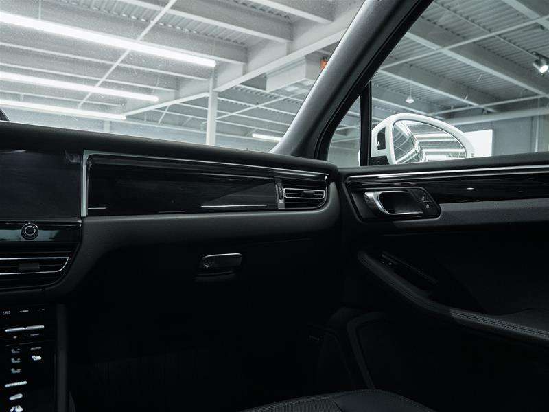2022 Porsche Macan S thumb 42