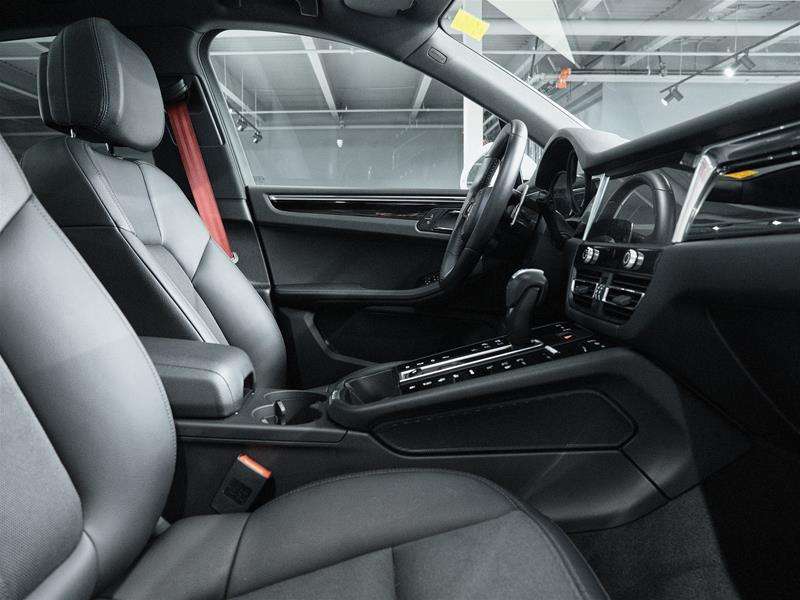 2022 Porsche Macan S thumb 21