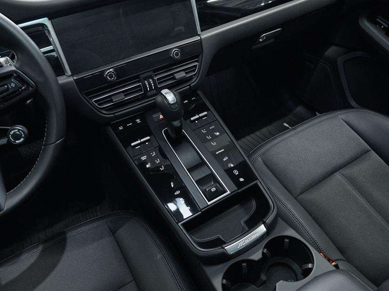 2022 Porsche Macan S thumb 32