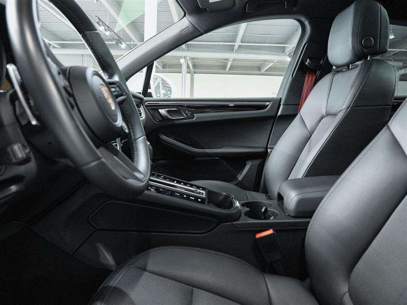 2022 Porsche Macan S thumb 18
