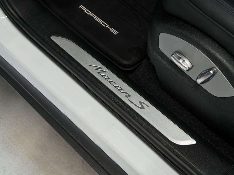 2022 Porsche Macan S thumb 29