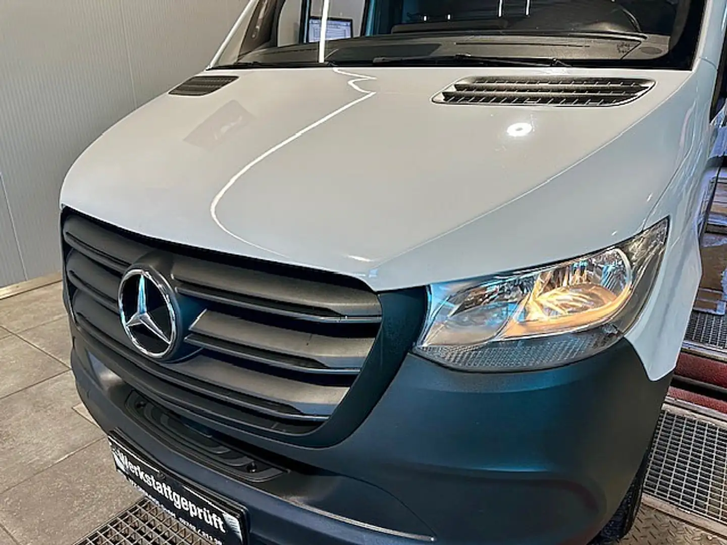 Mercedes-Benz Sprinter Sprinter Front 211 CDI 3,0t / 3.924 mm **Netto ... Weiß - 2