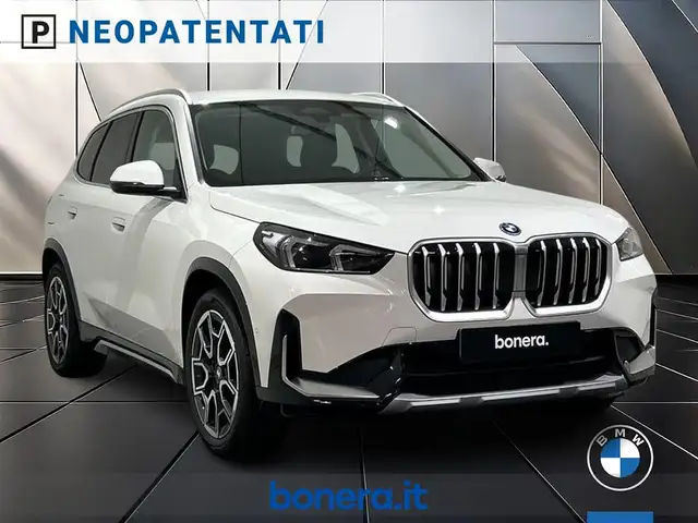 BMW Ix1 view 3