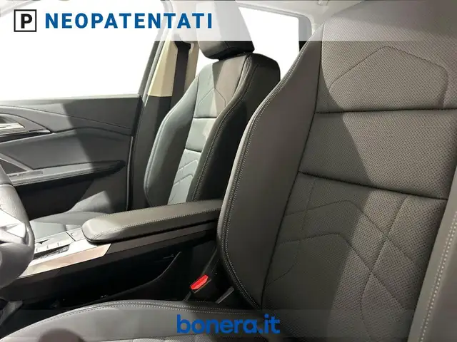 BMW Ix1 view 15