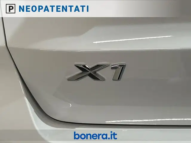 BMW Ix1 view 10