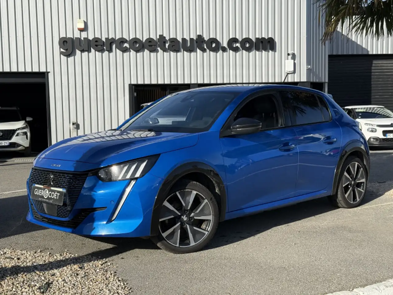 Peugeot e-208