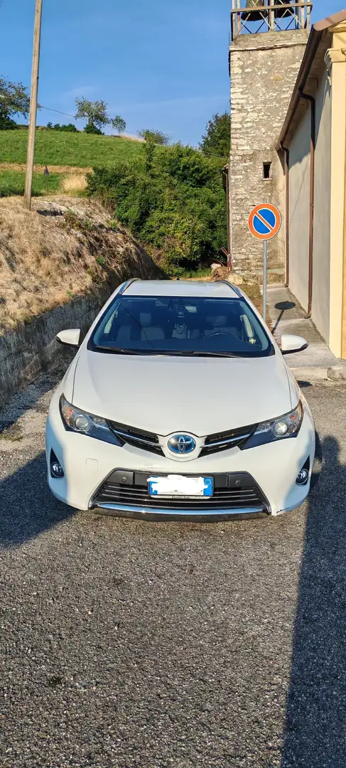 Toyota Auris Touring Sport 1.8 hybrid Lounge - 1