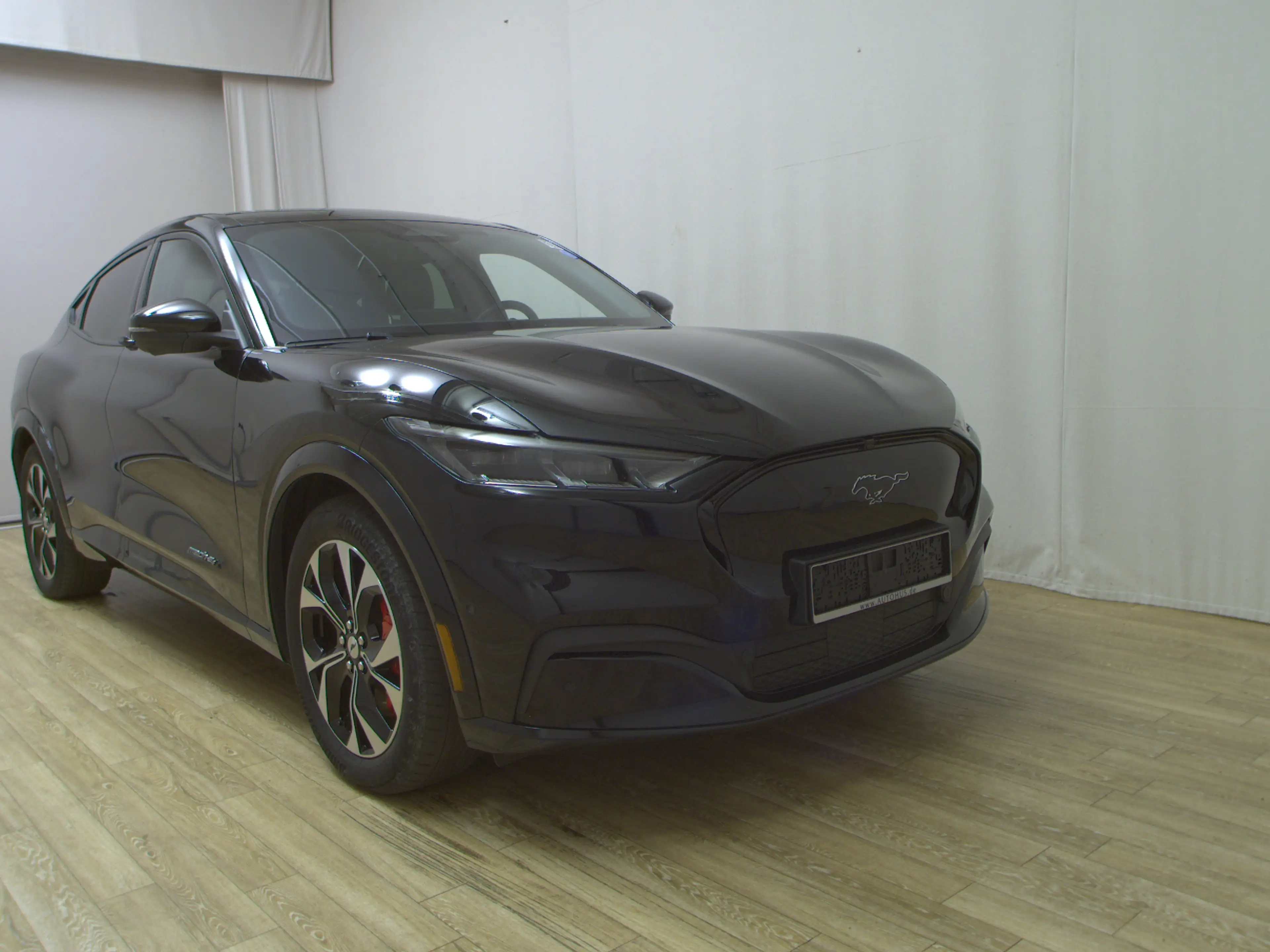 Ford Mustang Mach-E AWD LEDER NAVI LED KAMERA — photo 3