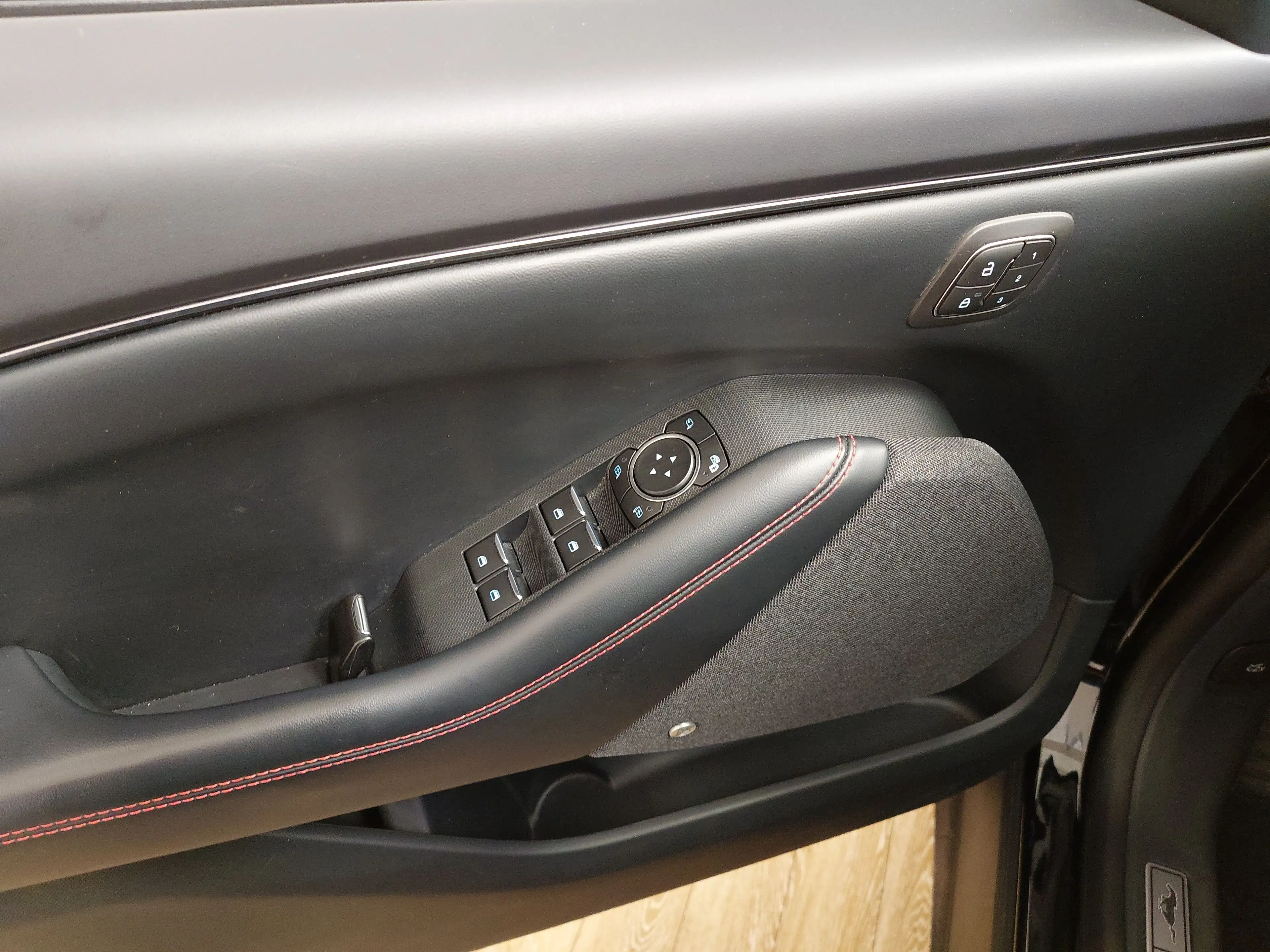 Ford Mustang Mach-E AWD LEDER NAVI LED KAMERA — photo 5