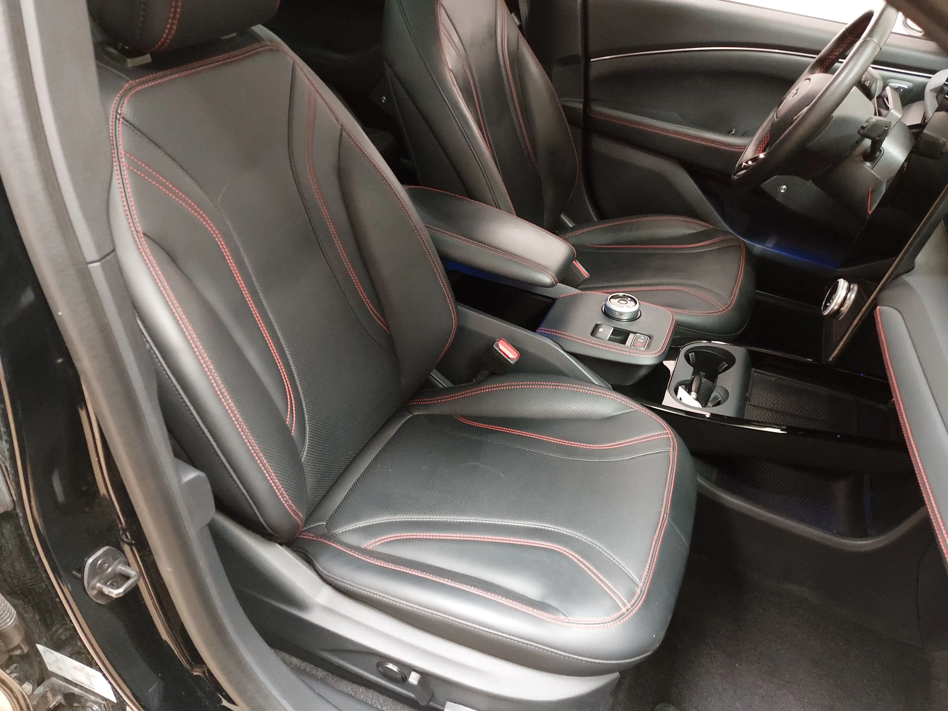 Ford Mustang Mach-E AWD LEDER NAVI LED KAMERA — photo 10