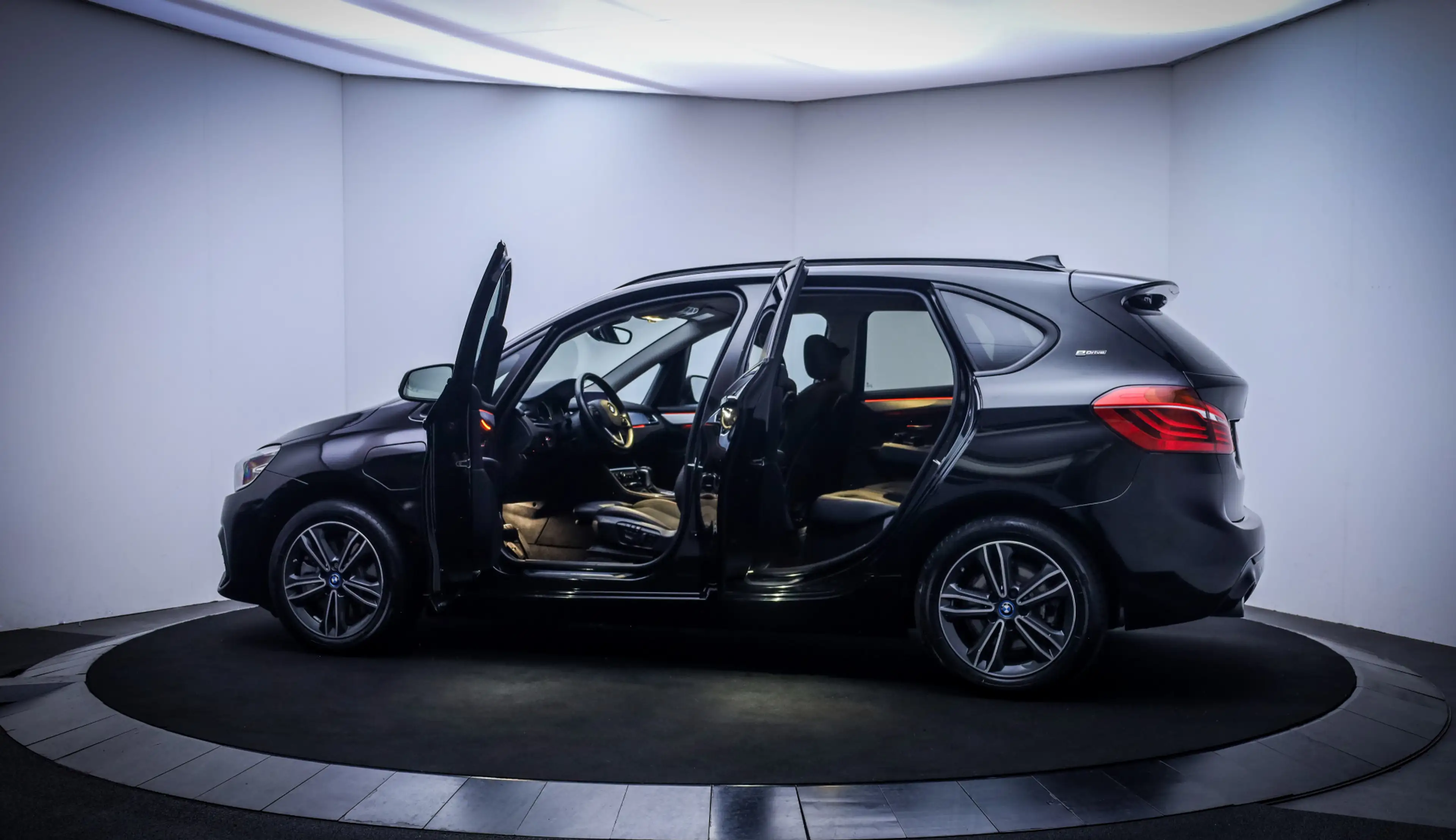 BMW 225 2-serie Active Tourer 225xe SPORTLINE iPerformance — photo 9