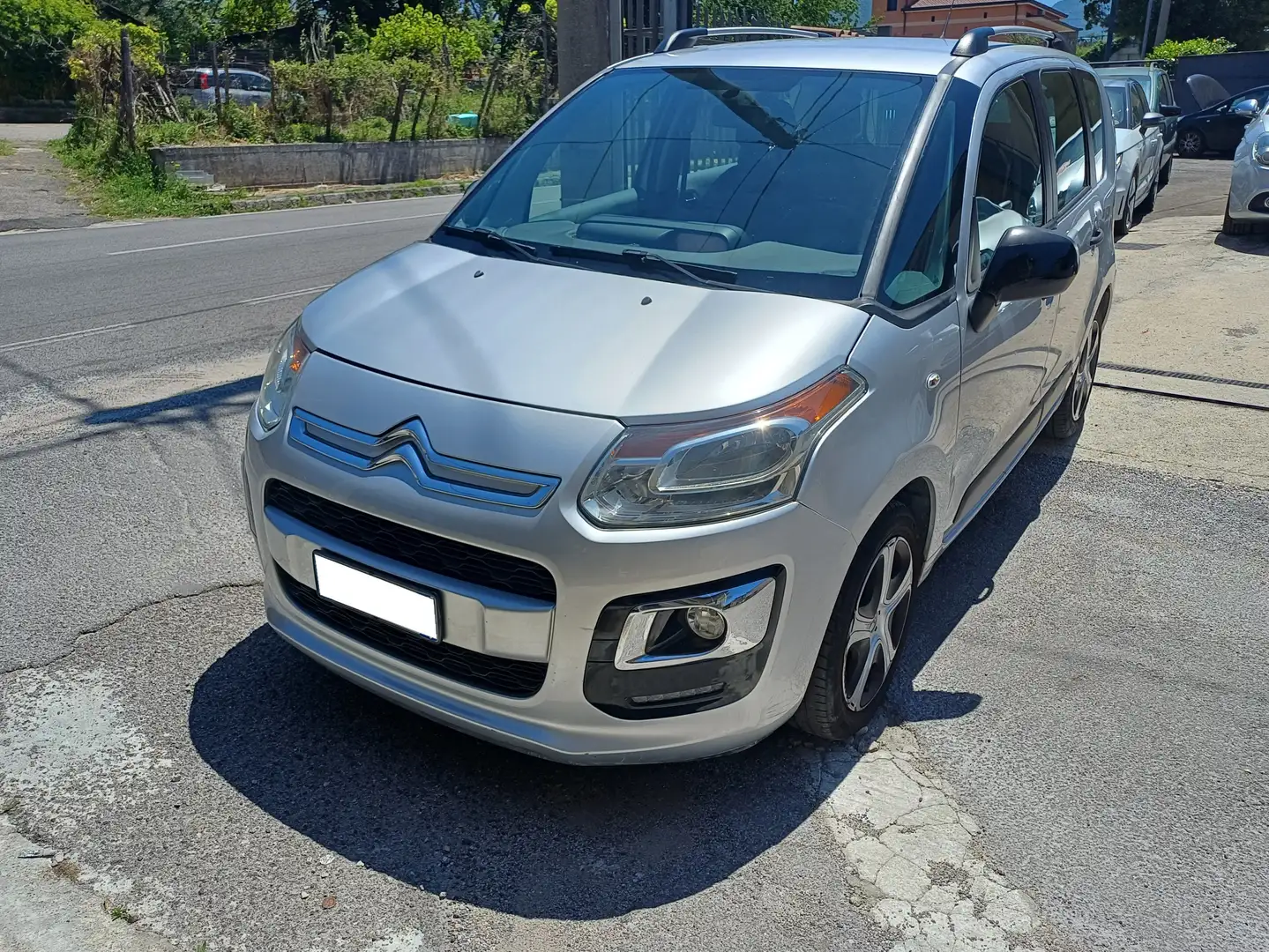 Citroen C3 C3 Picasso 1.6 bluehdi Exclusive 100cv my16 Zilver - 2