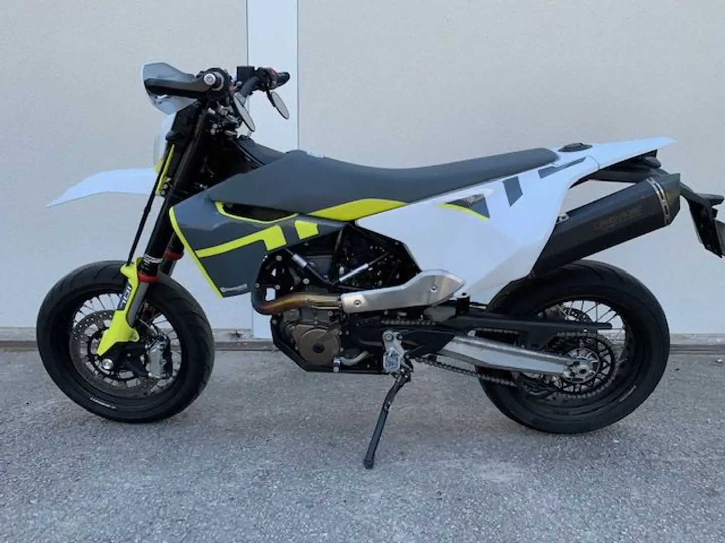 Husqvarna 701 Supermoto Blanco - 2