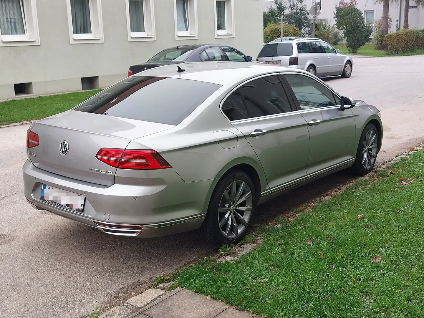 Volkswagen Passat Passat Highline 2,0 TDI DSG Highline Grau - 1