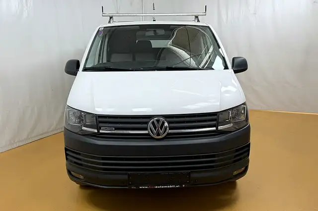 Volkswagen Transporter view 8