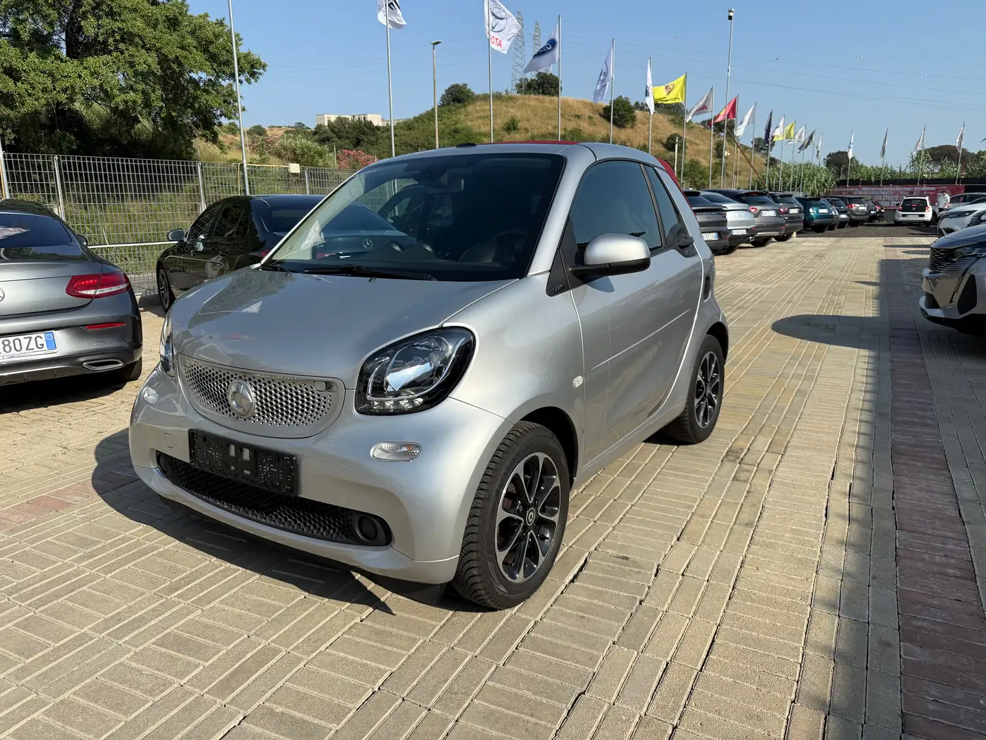 smart forTwo cabrio 1.0 Passion 71cv Twinamic Argent - 1