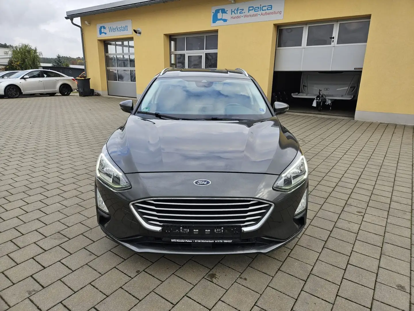 Ford Focus Turnier Cool & Connect*Android*Navi*AHK* Grau - 2