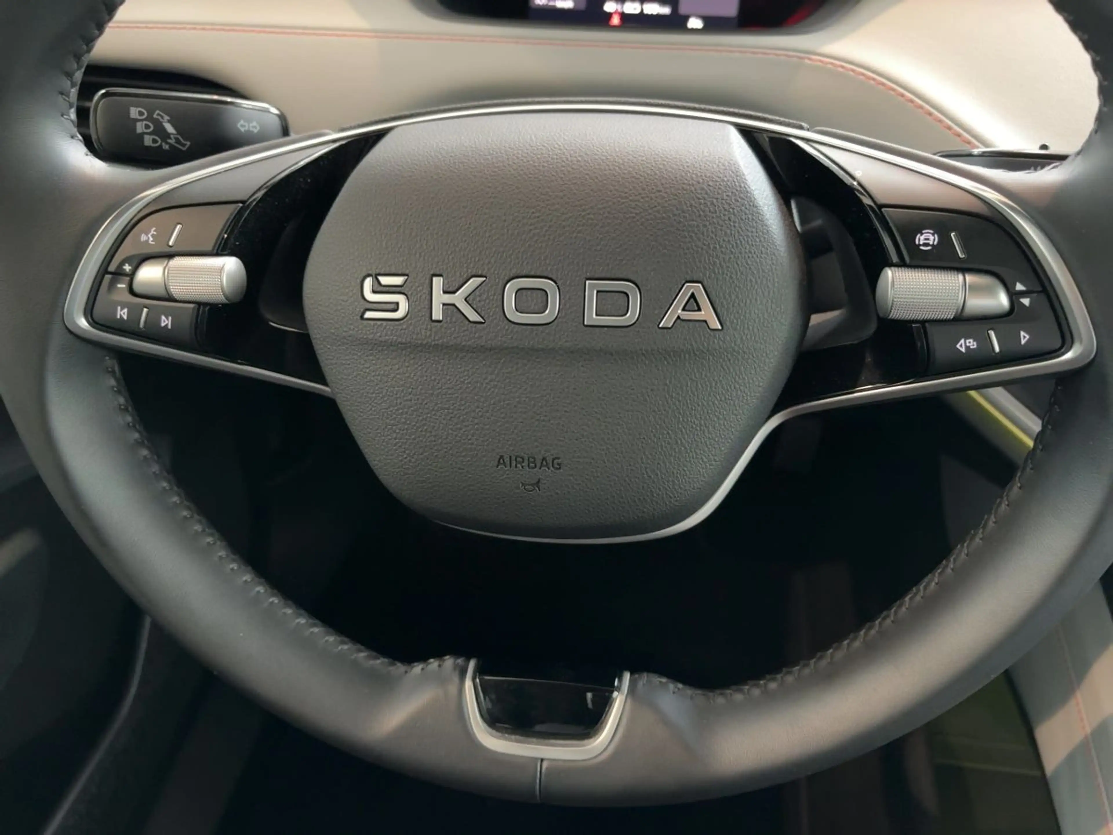 Skoda Elroq 60 Lodge NAVI LED PDC 63kWh — photo 11