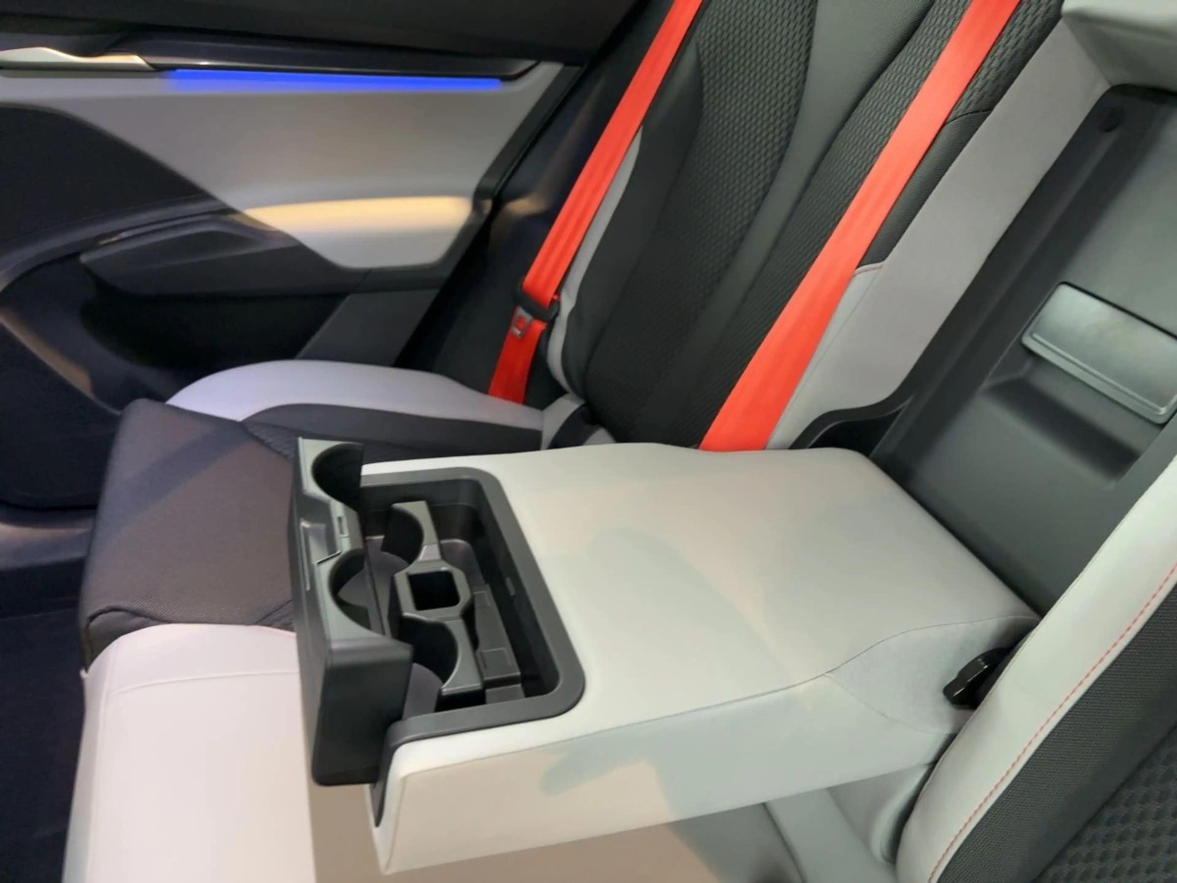 Skoda Elroq 60 Lodge NAVI LED PDC 63kWh — photo 15