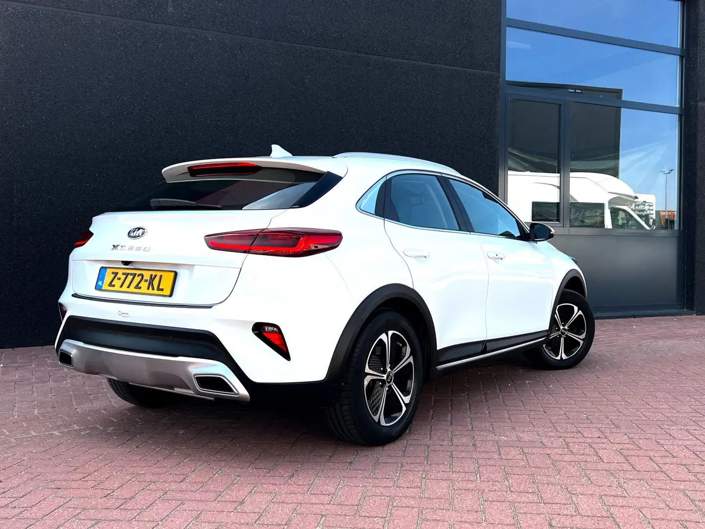 Kia XCeed 1.6 GDi PHEV DynamicPlusLine lane dep_Cam_stuurver Wit - 2