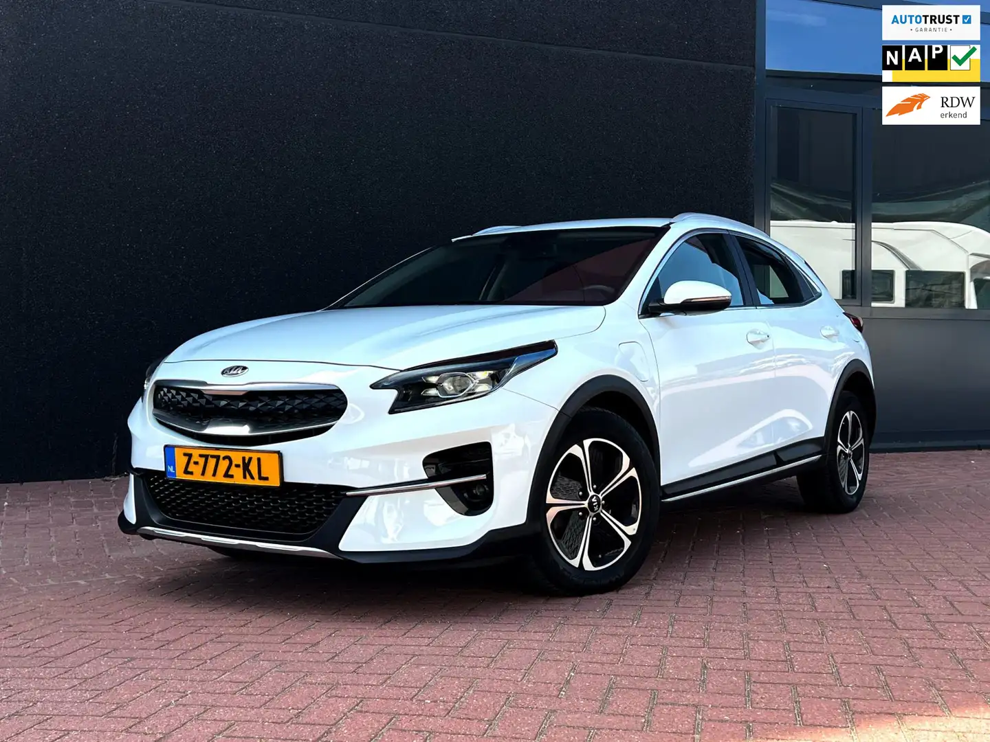 Kia XCeed 1.6 GDi PHEV DynamicPlusLine lane dep_Cam_stuurver Wit - 1